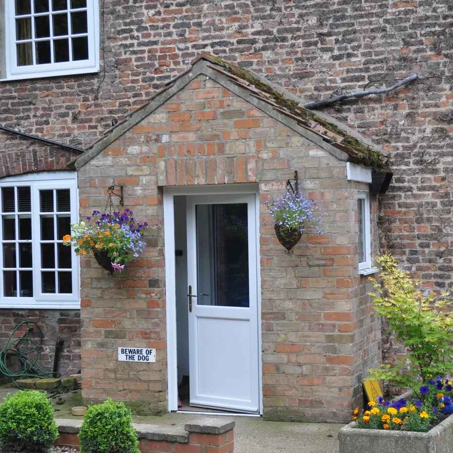 Front Whitechapel
